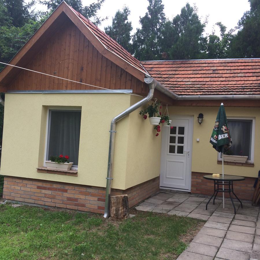 Liliom Vendégház Visegrád Exterior foto